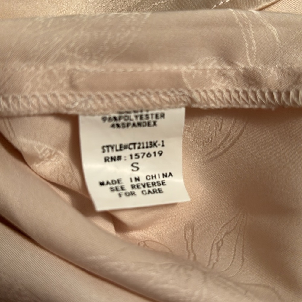 Kittenish Blouse - Picture 5 of 5